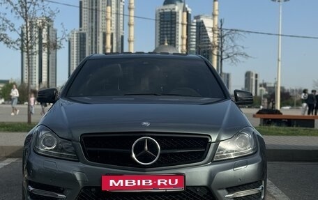 Mercedes-Benz C-Класс, 2011 год, 2 100 000 рублей, 3 фотография