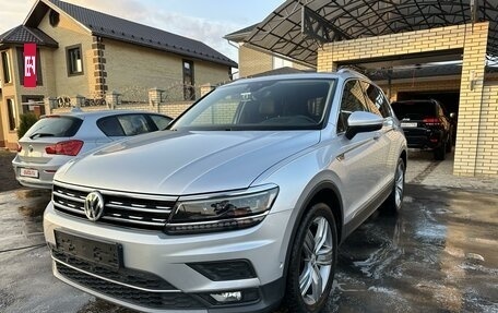 Volkswagen Tiguan II, 2018 год, 3 200 000 рублей, 10 фотография