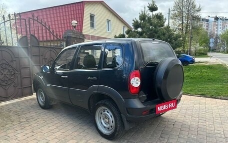 Chevrolet Niva I рестайлинг, 2011 год, 620 000 рублей, 4 фотография