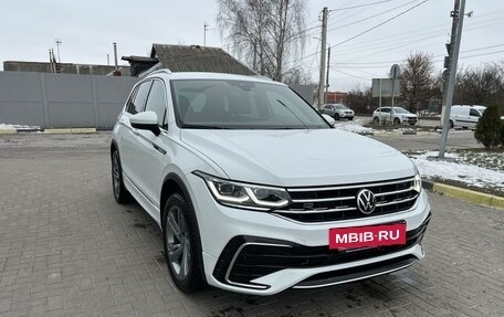 Volkswagen Tiguan II, 2021 год, 4 450 000 рублей, 2 фотография