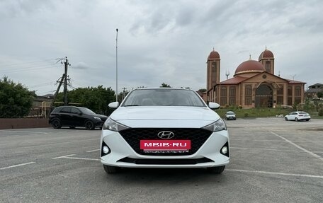 Hyundai Solaris II рестайлинг, 2020 год, 1 325 000 рублей, 2 фотография