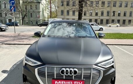 Audi e-tron I, 2021 год, 7 500 000 рублей, 8 фотография
