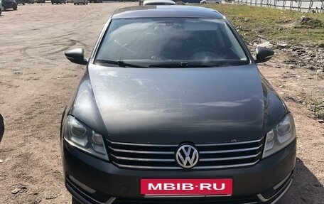 Volkswagen Passat B7, 2012 год, 900 000 рублей, 2 фотография