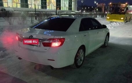 Toyota Camry, 2012 год, 2 100 000 рублей, 4 фотография