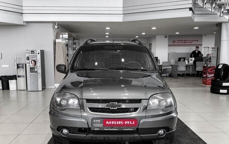 Chevrolet Niva I рестайлинг, 2017 год, 849 000 рублей, 2 фотография