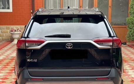 Toyota RAV4, 2022 год, 3 600 000 рублей, 4 фотография