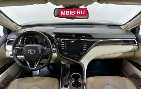 Toyota Camry, 2020 год, 3 300 000 рублей, 11 фотография