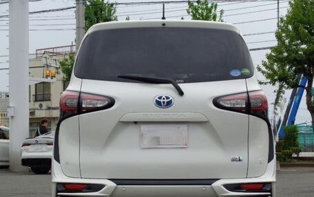 Toyota Sienta II, 2021 год, 1 093 000 рублей, 6 фотография