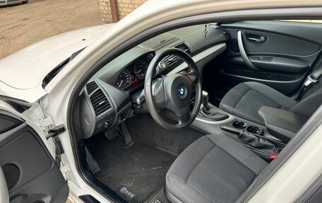 BMW 1 серия, 2010 год, 800 000 рублей, 3 фотография