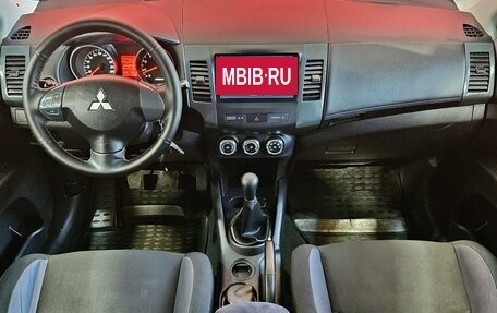 Mitsubishi Outlander III рестайлинг 3, 2010 год, 1 075 000 рублей, 9 фотография