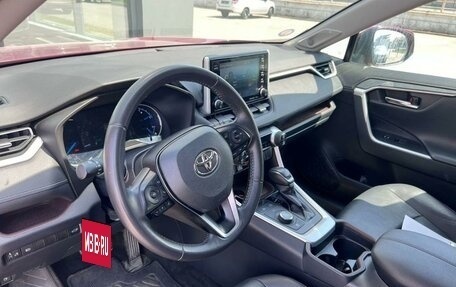 Toyota RAV4, 2019 год, 3 299 999 рублей, 8 фотография