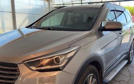 Hyundai Santa Fe III рестайлинг, 2018 год, 2 900 000 рублей, 2 фотография