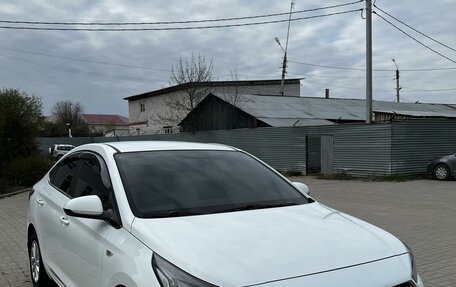 Hyundai Solaris II рестайлинг, 2017 год, 1 750 000 рублей, 3 фотография