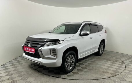 Mitsubishi Pajero Sport III рестайлинг, 2020 год, 3 999 000 рублей, 1 фотография