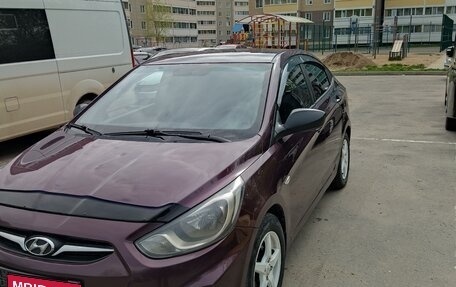 Hyundai Solaris II рестайлинг, 2012 год, 1 фотография