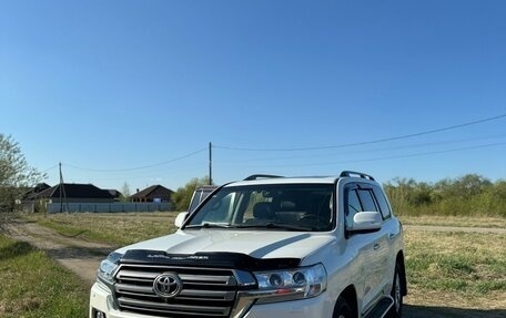 Toyota Land Cruiser 200, 2015 год, 5 499 999 рублей, 1 фотография