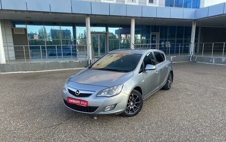 Opel Astra J, 2010 год, 750 000 рублей, 1 фотография