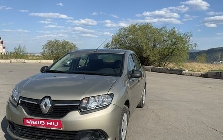 Renault Logan II, 2015 год, 870 000 рублей, 1 фотография