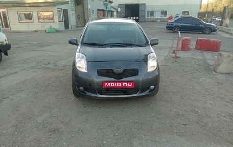 Toyota Yaris III рестайлинг, 2008 год, 650 000 рублей, 1 фотография