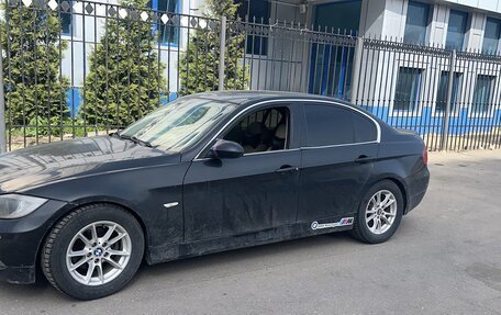 BMW 3 серия, 2006 год, 400 000 рублей, 1 фотография