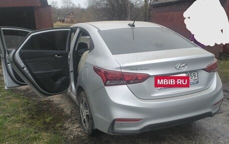 Hyundai Solaris II рестайлинг, 2017 год, 1 250 000 рублей, 3 фотография