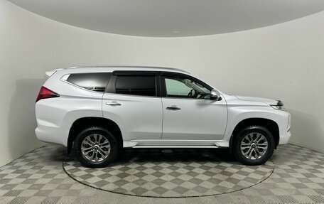 Mitsubishi Pajero Sport III рестайлинг, 2020 год, 3 999 000 рублей, 4 фотография