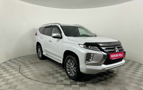 Mitsubishi Pajero Sport III рестайлинг, 2020 год, 3 999 000 рублей, 3 фотография