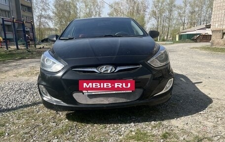 Hyundai Solaris II рестайлинг, 2013 год, 850 000 рублей, 3 фотография