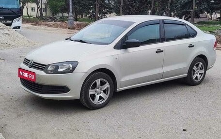 Volkswagen Polo VI (EU Market), 2014 год, 750 000 рублей, 2 фотография