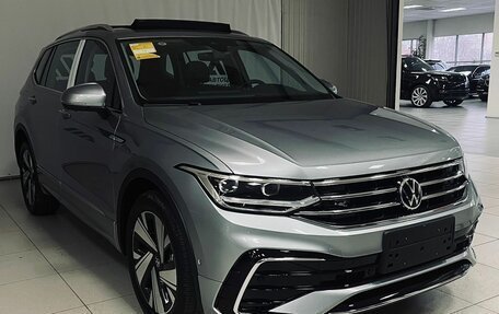 Volkswagen Tiguan II, 2023 год, 5 900 000 рублей, 1 фотография