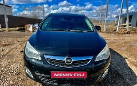 Opel Astra J, 2010 год, 730 000 рублей, 1 фотография