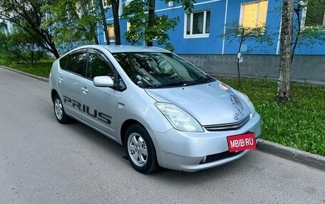 Toyota Prius, 2008 год, 742 000 рублей, 4 фотография