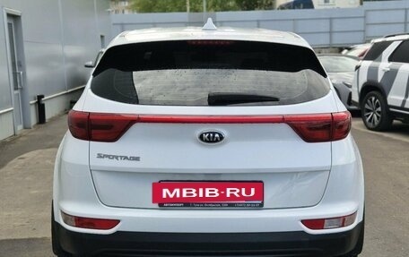 KIA Sportage IV рестайлинг, 2018 год, 2 370 000 рублей, 3 фотография