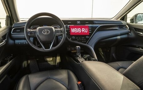 Toyota Camry, 2020 год, 3 750 000 рублей, 6 фотография