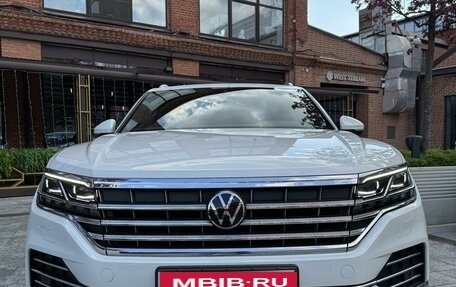 Volkswagen Touareg III, 2020 год, 6 800 000 рублей, 2 фотография