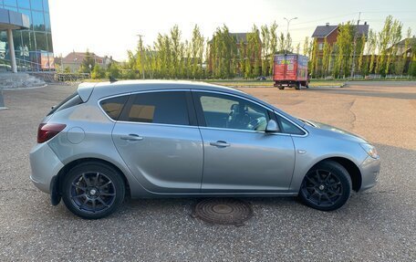 Opel Astra J, 2010 год, 750 000 рублей, 4 фотография