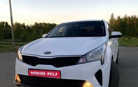 KIA Rio IV, 2021 год, 1 995 000 рублей, 1 фотография