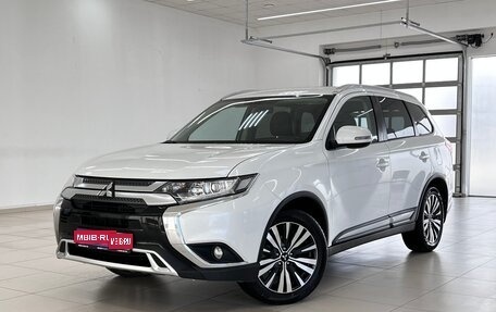 Mitsubishi Outlander III рестайлинг 3, 2019 год, 2 250 000 рублей, 1 фотография