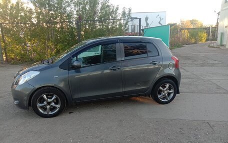 Toyota Yaris III рестайлинг, 2008 год, 650 000 рублей, 2 фотография