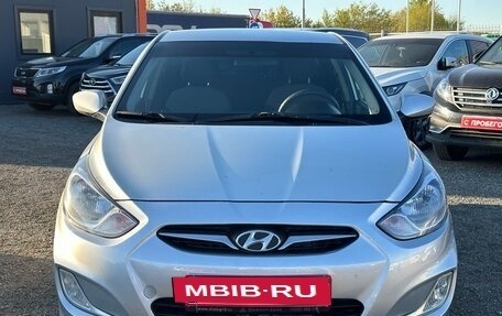 Hyundai Solaris II рестайлинг, 2013 год, 725 000 рублей, 2 фотография