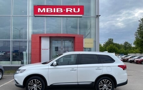 Mitsubishi Outlander III рестайлинг 3, 2015 год, 8 фотография