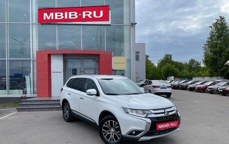 Mitsubishi Outlander III рестайлинг 3, 2015 год, 3 фотография