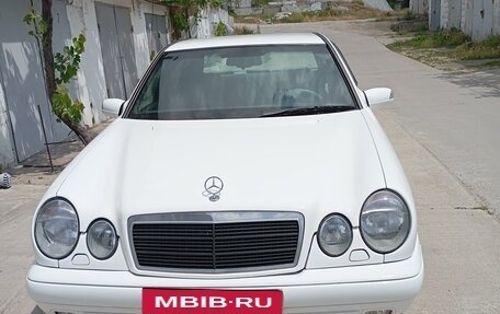 Mercedes-Benz E-Класс, 1995 год, 650 000 рублей, 2 фотография