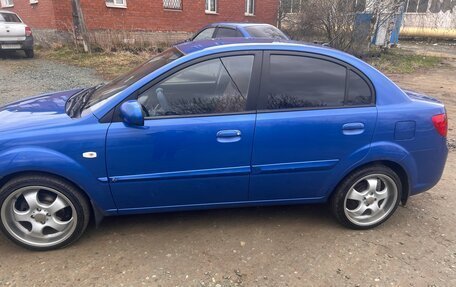 KIA Rio II, 2011 год, 670 000 рублей, 1 фотография