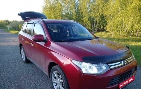 Mitsubishi Outlander III рестайлинг 3, 2013 год, 1 700 000 рублей, 1 фотография