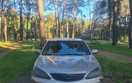 Toyota Camry V40, 2005 год, 740 000 рублей, 1 фотография