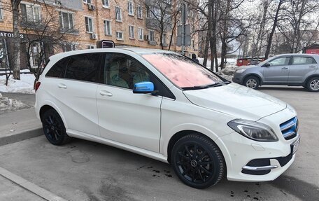 Mercedes-Benz B-Класс, 2015 год, 1 995 000 рублей, 5 фотография