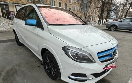 Mercedes-Benz B-Класс, 2015 год, 1 995 000 рублей, 3 фотография