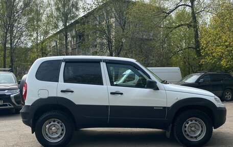 Chevrolet Niva I рестайлинг, 2018 год, 735 000 рублей, 4 фотография