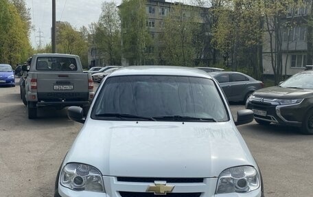 Chevrolet Niva I рестайлинг, 2018 год, 735 000 рублей, 2 фотография